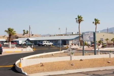 Havasu Inn & Suites Lake Havasu City Bagian luar foto